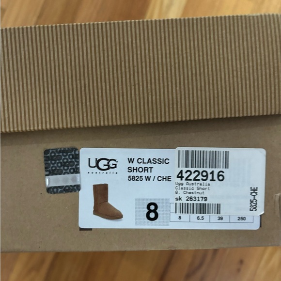 Like New Ugg Classic Short Boots - Picture 2 of 7